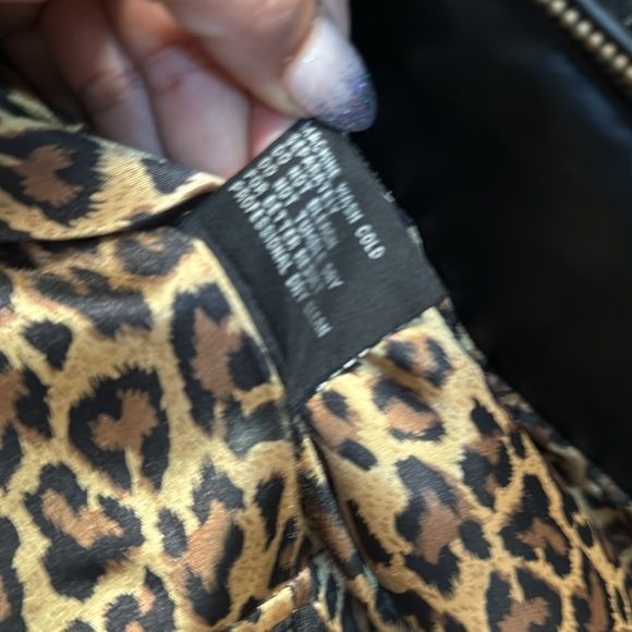 Regent Park | Black Teddy faux fur Jacket with Leopard Print interior - Picture 4 of 7